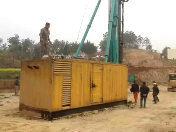 麦盖提如何判断水冷式机油散热器密封件是否需要更换?